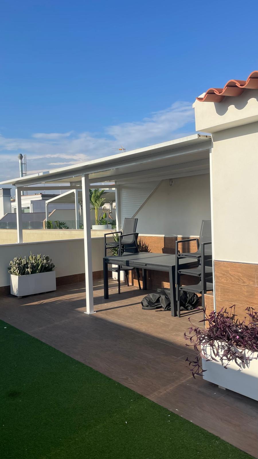 Pérgola Solar a Medida